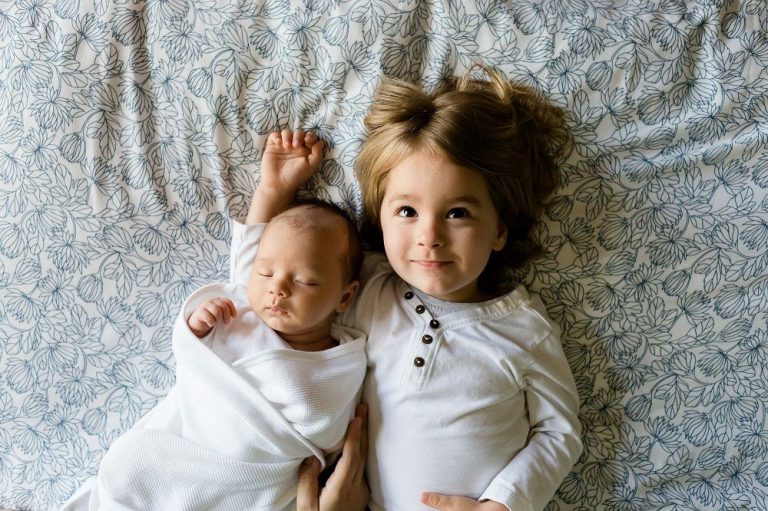 Cuidado quiropráctico para salud de niños y bebés